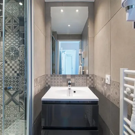 Hotel-club Du Domaine D'aiguebelle, Ussim 3* 勒拉旺杜