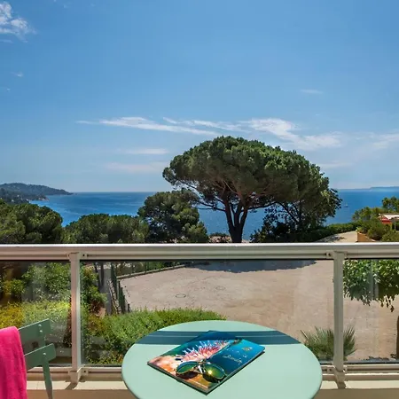 Hotel-club Du Domaine D'aiguebelle, Ussim 3* 勒拉旺杜