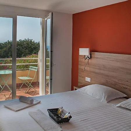 Hotel-club Du Domaine D'aiguebelle, Ussim 3* 勒拉旺杜