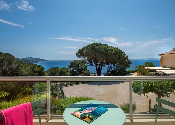 Hotel-club Du Domaine D'aiguebelle, Ussim 3* 勒拉旺杜