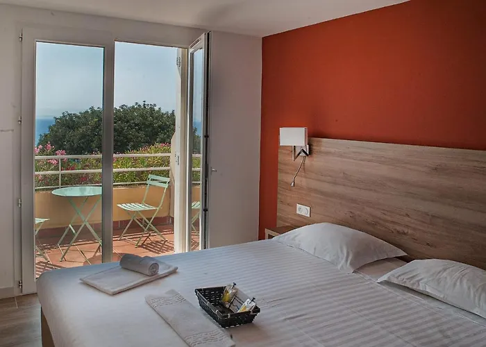 Hotel-club Du Domaine D'aiguebelle, Ussim 3* 勒拉旺杜