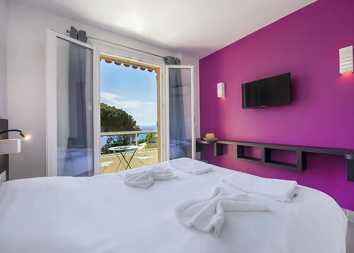 Hotel-club Du Domaine D'aiguebelle, Ussim 酒店 勒拉旺杜