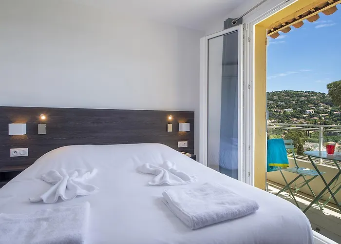 酒店 Hotel-club Du Domaine D'aiguebelle, Ussim 3*